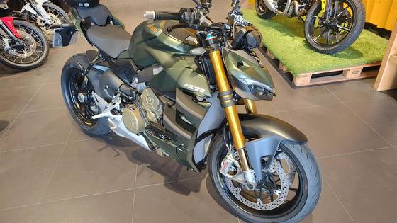 DUCATI STREETFIGHTER V4 S DUCATI STREETFIGHTER V4 S